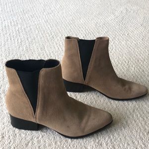 Urban outfitters slide on bootie.